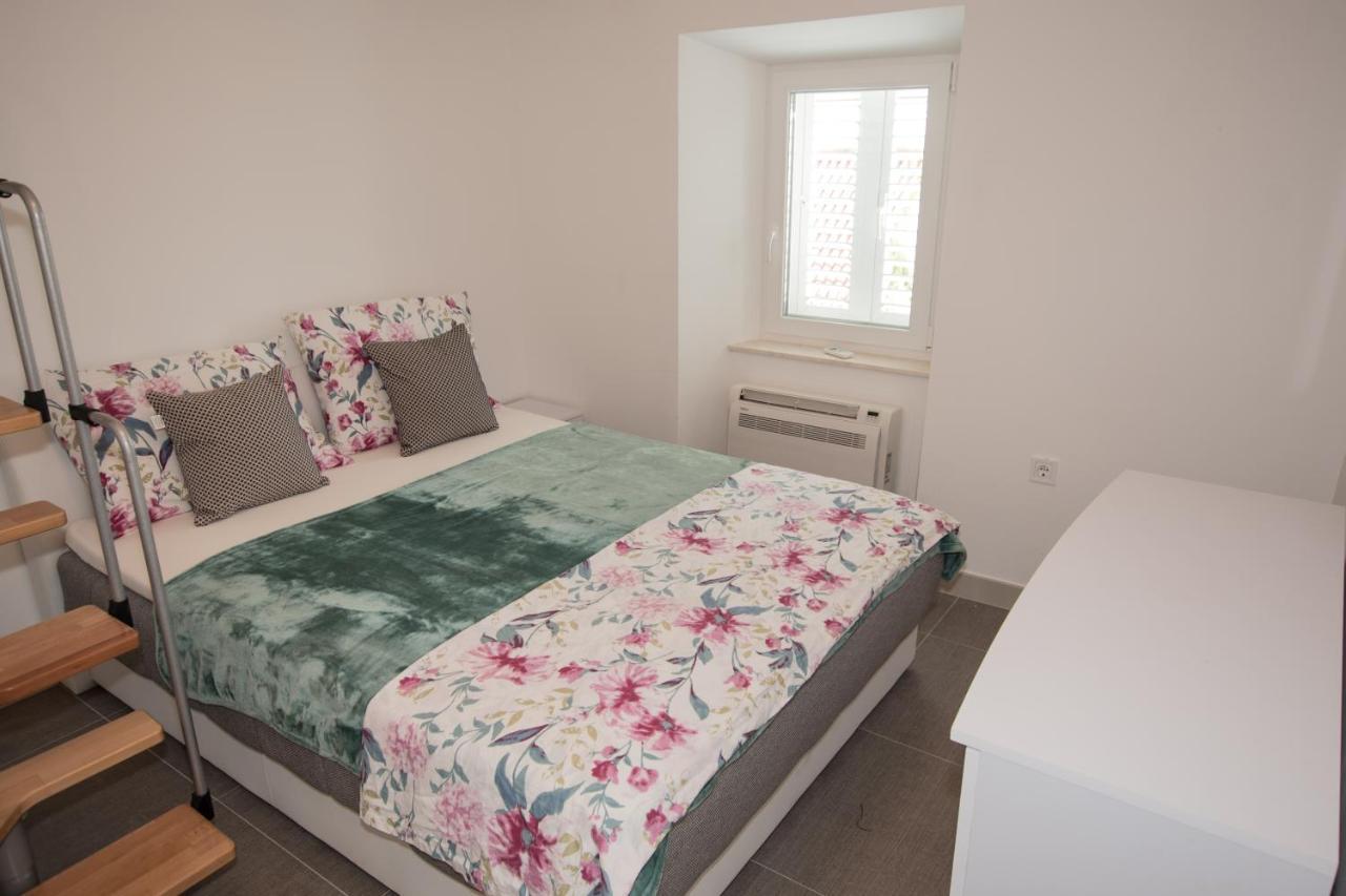 Sun Apartment Дубровник Екстериор снимка
